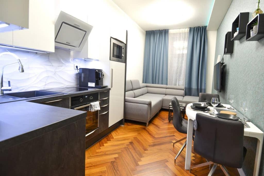 Brandly New Apartment Andel Prague Extérieur photo