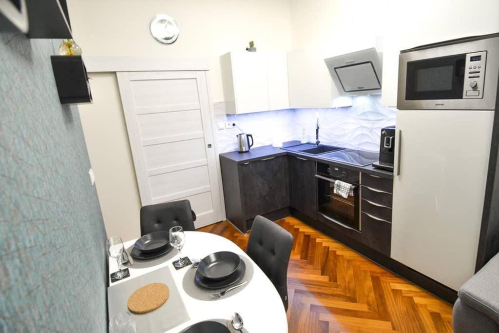 Brandly New Apartment Andel Prague Extérieur photo