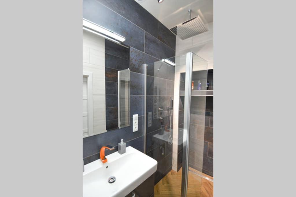 Brandly New Apartment Andel Prague Extérieur photo